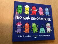 Tio sm&aring; dinosaurier