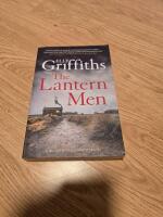 The lantern men : A Dr. Ruth Galloway mystery