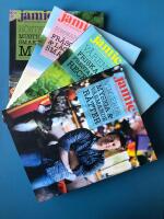 Jamie: Fyra &aring;rstider i k&ouml;ket - Vinterns mysiga & v&auml;rmande r&auml;tter, V&aring;rens friska & frestande recept, Sommarens fr&auml;scha & l&auml;ckra smaker & H&ouml;stens mustiga & smakrika mat