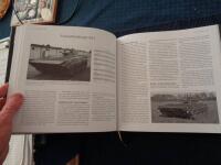 Svenskt pansar : [90 &aring;r av svensk stridsfordonsutveckling]