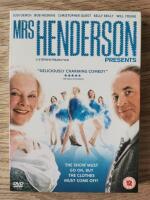 Mrs. Henderson presenterar (Mrs Henderson)