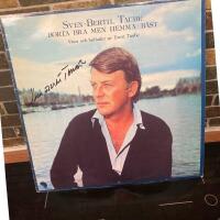 Borta Bra Men Hemma B&auml;st - Visor Och Ballader Av Evert Taube (Signerad autograf av Sven-Bertil Taube)