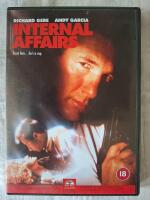 Misst&auml;nkta f&ouml;rbindelser (Internal Affairs)