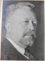 WILHELM PETERSON-BERGER. FESTSKRIFT DEN 27 FEBRUARI 1937. + Frontespis-fotografiet i original, handsignerat av Jan de Meyre. + W. P-B:s visitkort med egenh&auml;ndiga anteckningar.