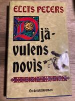 Dj&auml;vulens novis : [en detektivroman]