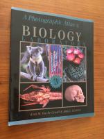 A photographic Atlas for the Biology Laboratory