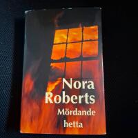 M&ouml;rdande hetta : Roman