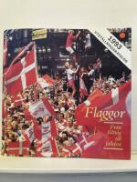 Flaggor : fr&aring;n f&auml;ltt&aring;g till folkfest