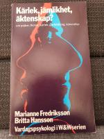 K&auml;rlek, j&auml;mlikhet, &auml;ktenskap? : om pojkar, flickor, k&auml;rlek, parbildning, k&ouml;nsroller