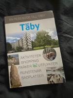 En reseguide till T&auml;by