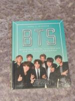 BTS - Bangtan Boys: Historien om K-popstj&auml;rnorna