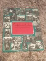 Professorsboken : fyrtionio Lundakvinnor ber&auml;ttar