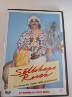 S&auml;llskapsresan 1 eller finns det svenskt kaffe p&aring; grisfesten? Med extramaterial