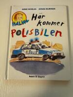 H&auml;r kommer polisbilen