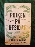 Pojken p&aring; utsidan