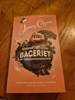 Sommar i det lilla bageriet p&aring; strandpromenaden