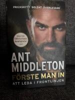 F&ouml;rste man in : att leda i frontlinjen