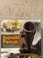 Svenskt pansar : [90 år av svensk stridsfordonsutveckling]