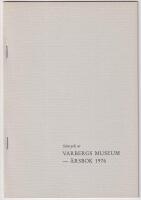 Stationsnamnen vid Varberg-&Auml;trans j&auml;rnv&auml;g. S&auml;rtryck ur Varbergs museum &ndash; &aring;rsbok 1976.