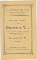 Nya separatorn "Eskilstuna". H&aring;llbar, enkel och tidsenlig mj&ouml;lkskumningsmaskin. Bruksanvisning till handseparator n:o 2. Vid + 30&deg; celsius temperatur renskummar Eskilstuna separator n:o 2 120 liter pr timma. Pris komplett kr. 100. Separatorn s&auml;ljes direkt fr&aring;n fabriken i Eskilstuna samt genom Eskilst.-magasinet.