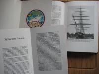 Sj&ouml;fartens historia + tv&aring; h&auml;ften: Sj&ouml;fartens dagsl&auml;ge & Sj&ouml;fartens framtid  i en bl&aring; konstl&auml;dermapp