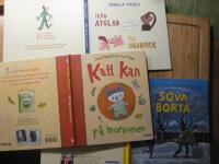 Tre barnb&ouml;cker: 1 En dag med morfar : sova borta / 2 Fr&aring;n apglad till &ouml;ronvax En ABC-bok / 3 Katt kan p&aring; morgonen
