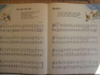 F&ouml;r v&aring;ra sm&aring;ttingar - En samling barns&aring;nger f&ouml;r piano