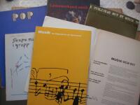 Sex b&ouml;cker med musikinriktning f&ouml;r h&ouml;gstadium/gymnasium: 1. Skapa musik i grupp - bygga och improvisera 2. Musik f&ouml;r h&ouml;gstadium och gymnasium 3. Musik och Rit  4. Utblickar mot ny musik - koncentration p&aring; ljud 5. Latinamerikansk musik 6. Pop