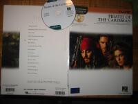 15 melodier fr&aring;n Pirates of the Caribbean - Instrumental Play-Along for Flute tv&auml;rfl&ouml;jt med CD