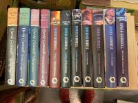 Legenden fr&aring;n Drenai 1 - 11,  komplett serie, 1. Bel&auml;gring 2. Tenaka skugg prinsen 3. Vandraren 4. Hj&auml;ltarna fr&aring;n Bel-azar 5. Druss D&ouml;dsvandraren 6. Jakten p&aring; vandraren 7. Legenden om D&ouml;dsvandraren 8. Vinterkrigarna 9. Skuggornas vandrare 10. Den vita vargen 11. Natten och dagens sv&auml;rd