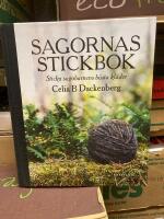 Sagornas stickbok : sticka sagobarnens b&auml;sta kl&auml;der