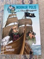 Mormor polis och Piratflaggan