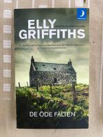 De &ouml;de f&auml;lten - [en Ruth Galloway-deckare]