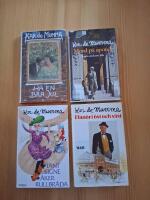 1) Mord p&aring; apotek : ingen deckare alls 2) Tant Signe &aring;ker rullbr&auml;da 3) Flan&ouml;r i &ouml;st och v&auml;st 4) Ha en bra jul