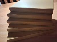 1) M&ouml;te med Europa : Paris-London-Moskva-Gen&egrave;ve-Berlin, 1926-1940 2) Samtida vittne 1940-1945 3) Fredens v&auml;gar 1945-1950 4) Engelska &aring;r 1950-1960 5) Minnen inf&ouml;r framtiden 1961-1971