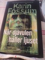 N&auml;r dj&auml;vulen h&aring;ller ljuset