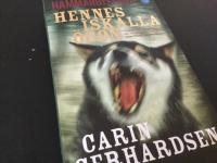 Hennes iskalla &ouml;gon