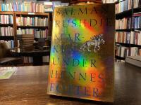 Marken under hennes f&ouml;tter