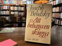 Att behaga en skugga : valda ess&auml;er