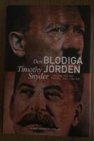 Den blodiga jorden : Europa mellan Hitler och Stalin