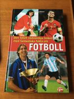 Den totalt n&ouml;dv&auml;ndiga boken med fantastiska fakta om fotboll