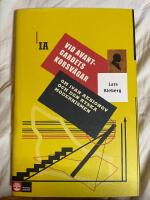 Vid avantgardets korsv&auml;gar : om Ivan Aksionov och ryska modernismen