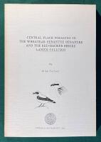 Central place foraging in the wheatear Oenanthe oenanthe and the red-backed shrike Lanius collurion