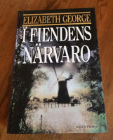 I fiendens n&auml;rvaro