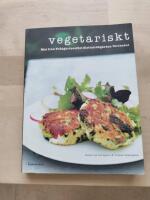 Vegetariskt : mat fr&aring;n Tr&auml;dg&aring;rdscaf&eacute;et Slottstr&auml;dg&aring;rden Ulriksdal