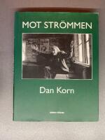 Mot str&ouml;mmen : om att leva utan elektriskt ljus i v&aring;r tid