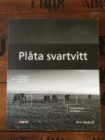 Pl&aring;ta svartvitt