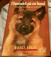I huvudet p&aring; en hund. Hundens psykologi och beteenden.