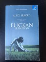 Flickan fr&aring;n ovan