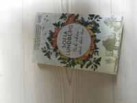 Och eken st&aring;r d&auml;r &auml;n